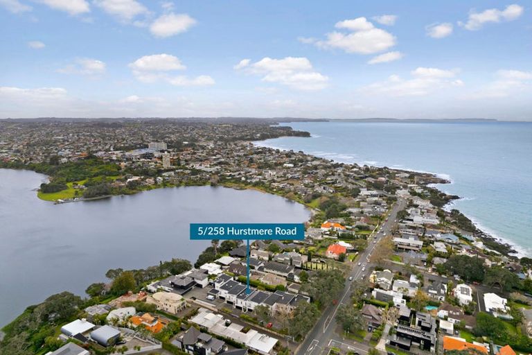 Photo of property in 5/258 Hurstmere Road, Takapuna, Auckland, 0622