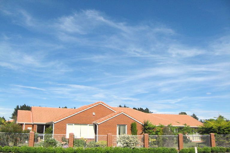 Photo of property in 33 Aston Drive, Waimairi Beach, Christchurch, 8083