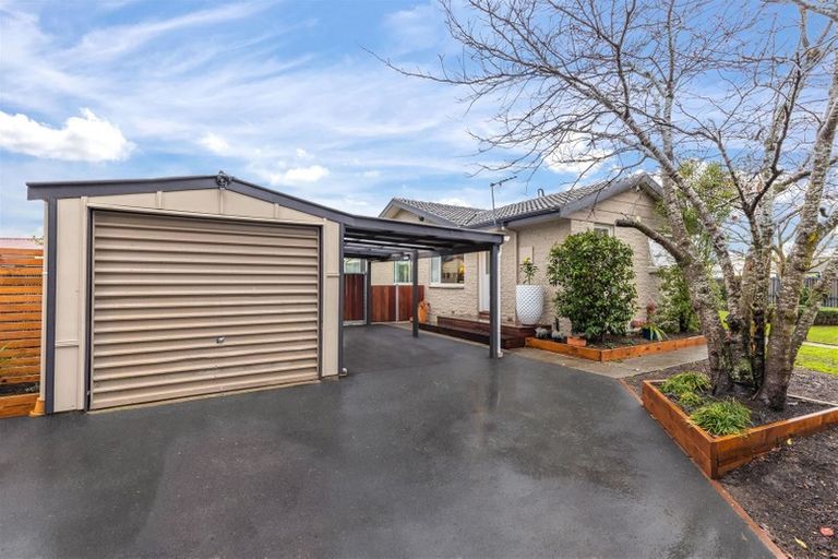 Photo of property in 2 Bolero Place, Parklands, Christchurch, 8083