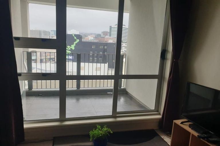 Photo of property in Stadium Garden Flats, 314/107 Thorndon Quay, Pipitea, Wellington, 6011