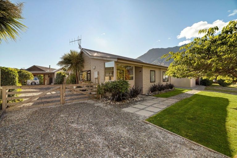 Photo of property in 8 Kawarau Place, Frankton, Queenstown, 9300