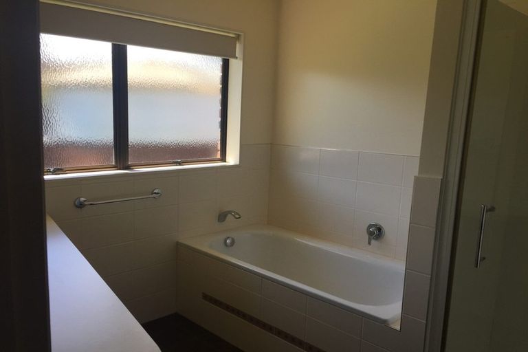 Photo of property in 1 Arcus Street, St Andrews, Hamilton, 3200