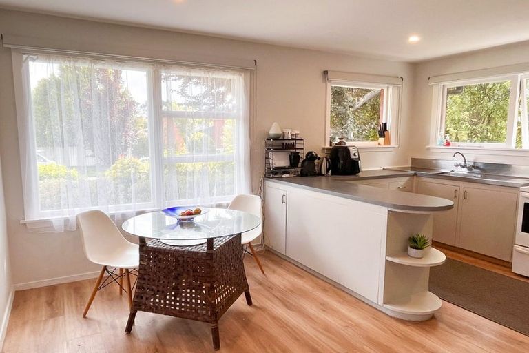 Photo of property in 37 Warren Crescent, Hillmorton, Christchurch, 8025