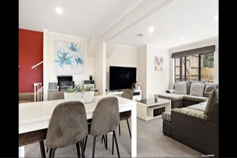 Photo of property in 18 The Glade North, Pukekohe, 2120