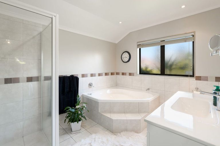 Photo of property in 5 Maldives Way, Papamoa Beach, Papamoa, 3118