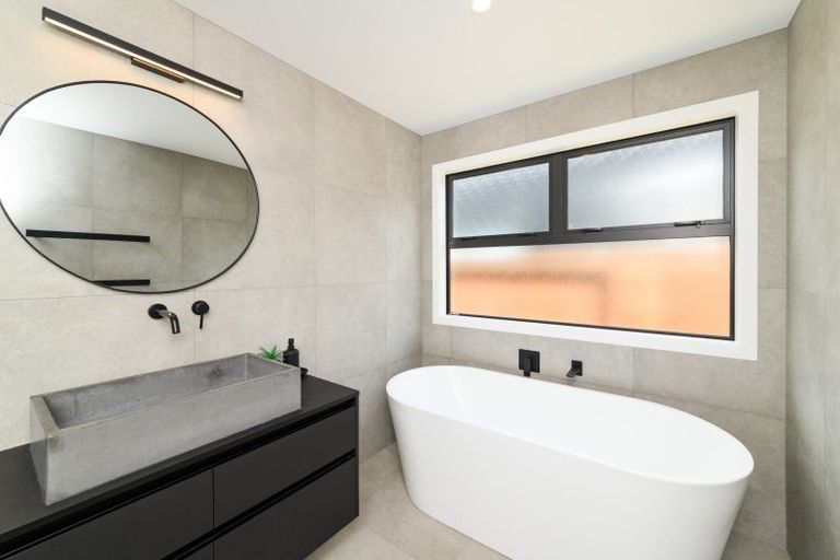 Photo of property in 35 Freedom Drive, Kelvin Grove, Palmerston North, 4414