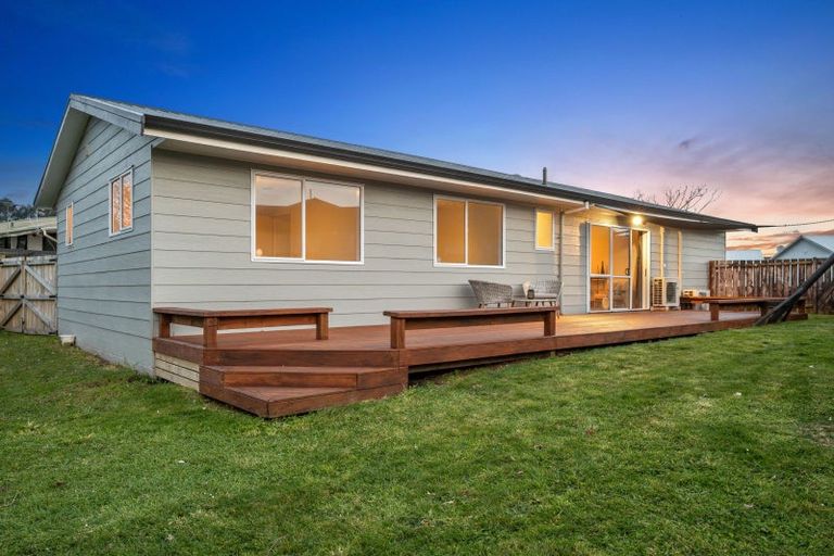 Photo of property in 6 Augustus Earle Place, Pukehangi, Rotorua, 3015