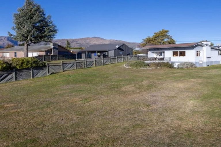 Photo of property in 262 Lakeview Terrace, Lake Hawea, Wanaka, 9382