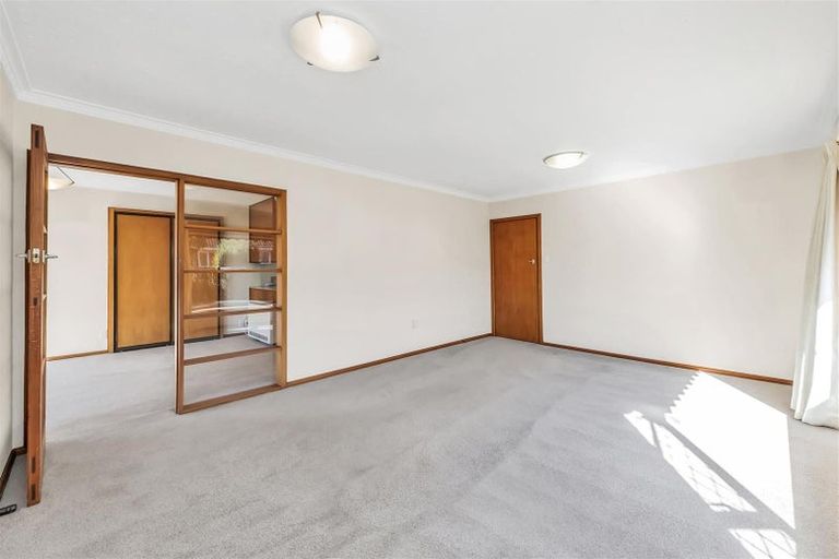 Photo of property in 27 Lochee Road, Upper Riccarton, Christchurch, 8041