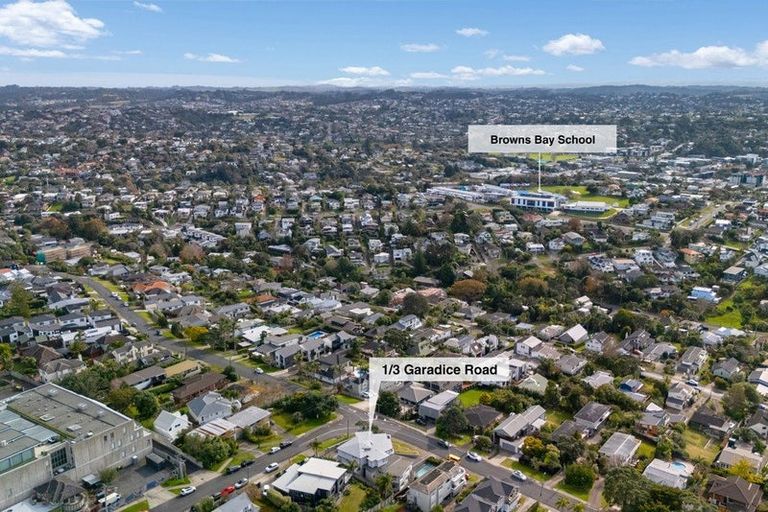 Photo of property in 1/3 Garadice Road, Rothesay Bay, Auckland, 0630