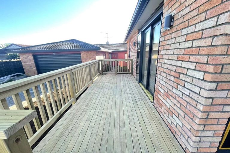 Photo of property in 21 Heathridge Place, Burswood, Auckland, 2013