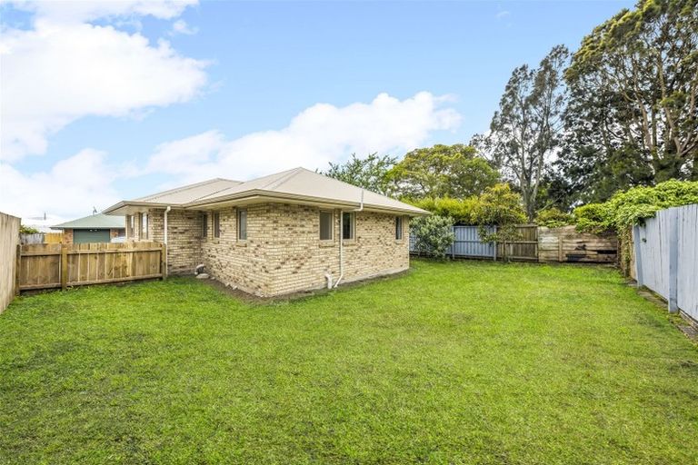 Photo of property in 20a Waterview Road West, Takanini, 2112