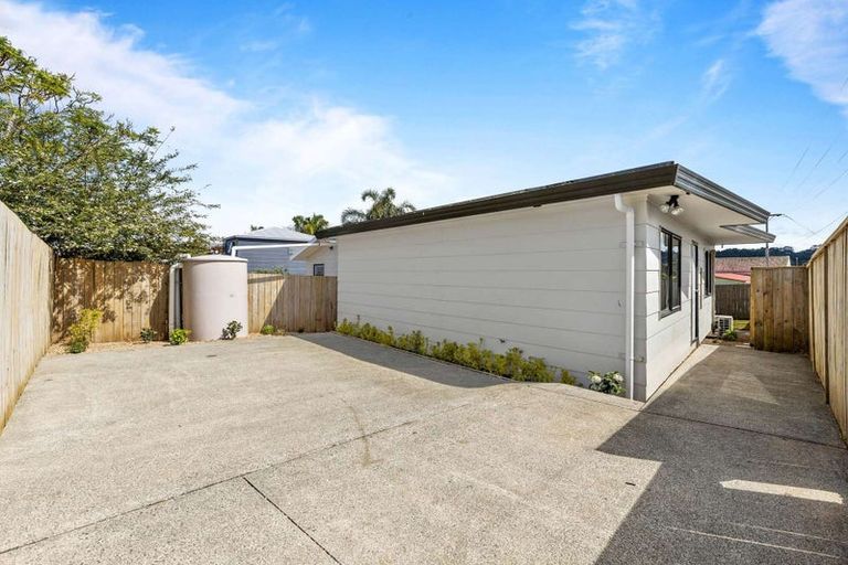 Photo of property in 94a Beach Haven Road, Beach Haven, Auckland, 0626