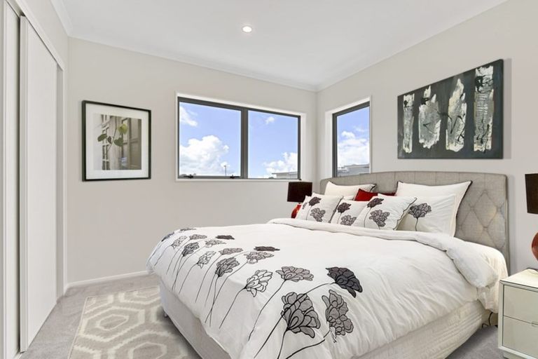 Photo of property in 30 Vincent Mcgrath Crescent, Swanson, Auckland, 0614