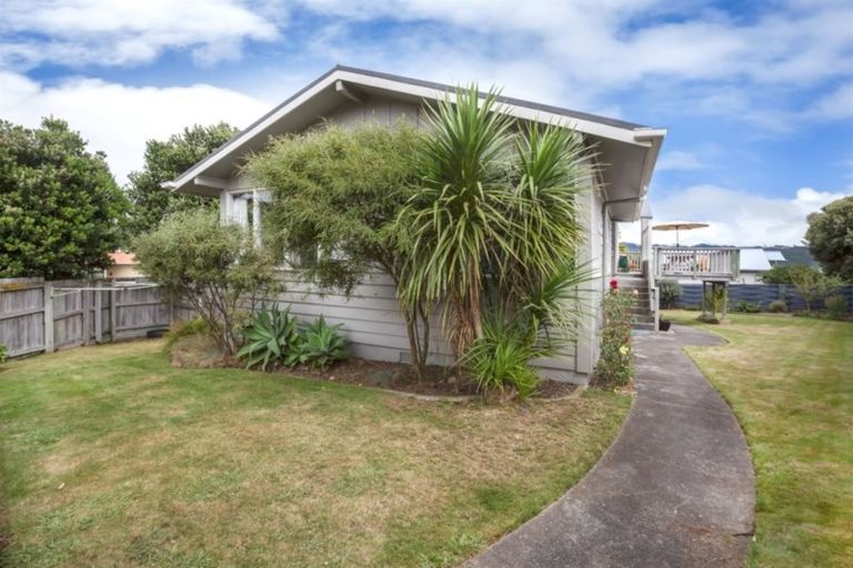 Photo of property in 2 Ayr Place, Papakowhai, Porirua, 5024