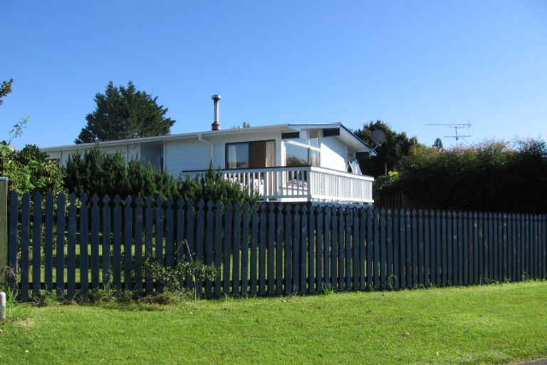 Photo of property in 11 Glynnbrooke Street, Te Atatu South, Auckland, 0610