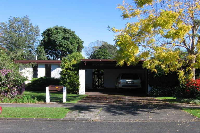 Photo of property in 13 Roseburn Place, Pakuranga, Auckland, 2010