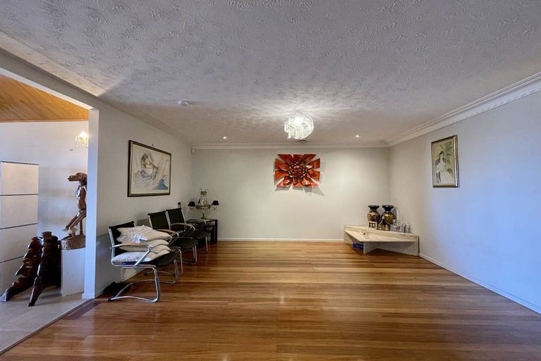Photo of property in 24 Glenmore Road, Sunnyhills, Auckland, 2010