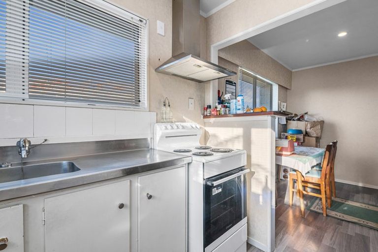 Photo of property in 2 Sequoia Crescent, Owhata, Rotorua, 3010