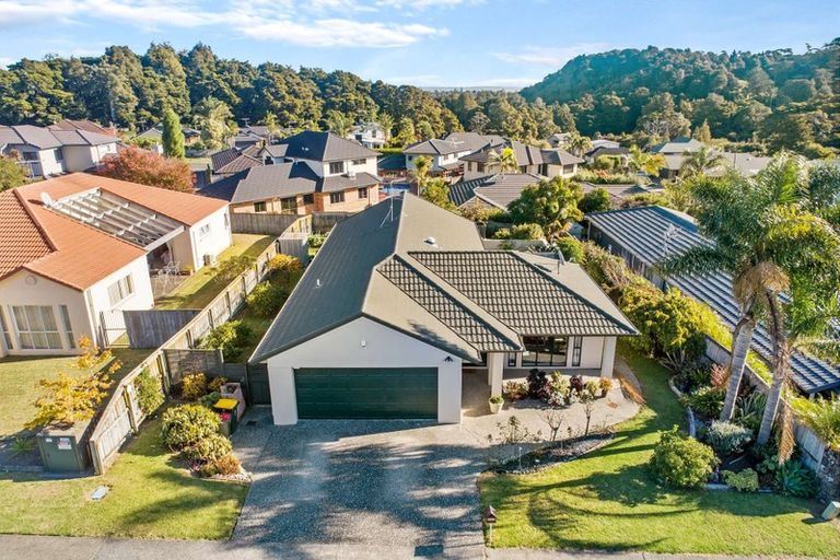 Photo of property in 74 Wairere Road, The Gardens, Auckland, 2105