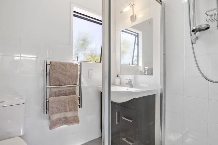 Photo of property in 1/3 Rosyth Avenue, Bayswater, Auckland, 0622