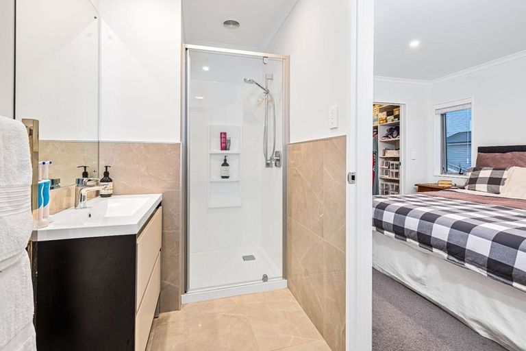 Photo of property in 3 George Mcwhirter Avenue, Massey, Auckland, 0614