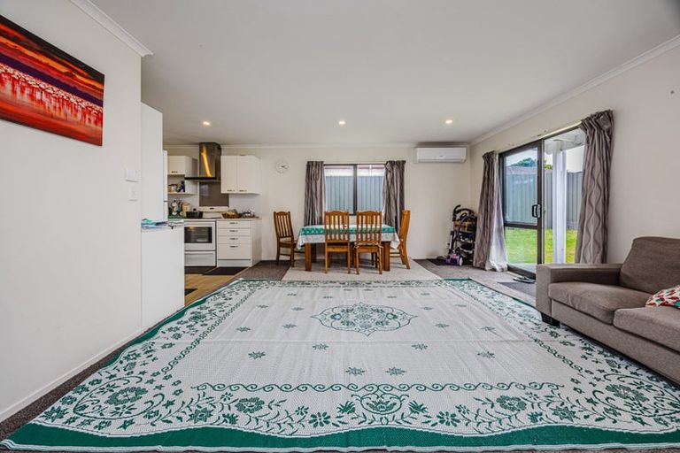 Photo of property in 15 Bedlington Avenue, Manurewa, Auckland, 2102