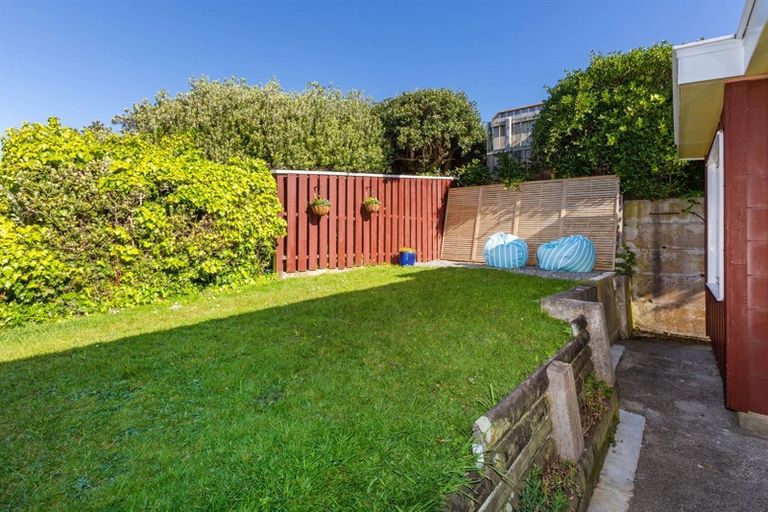 Photo of property in 15 Bayview Road, Paremata, Porirua, 5024