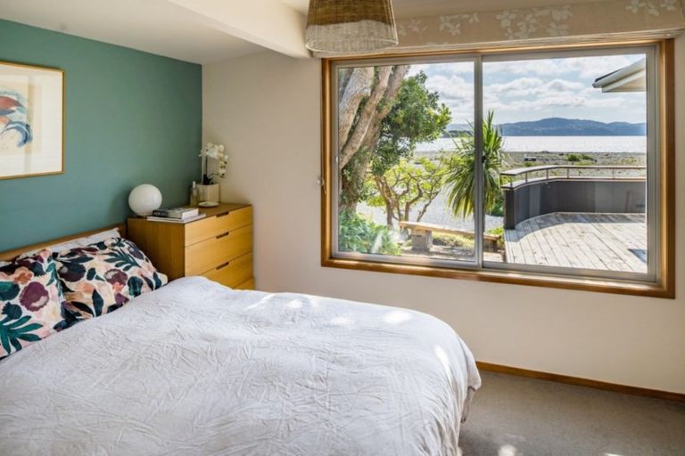 Photo of property in 42 Pukatea Street, Eastbourne, Lower Hutt, 5013