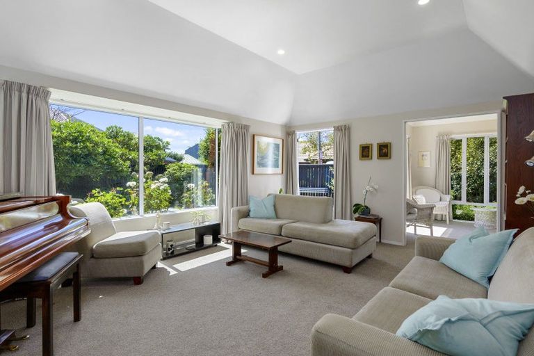 Photo of property in 1 Kelson Lane, Ilam, Christchurch, 8041