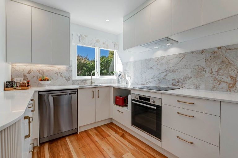 Photo of property in 65 Vipond Road, Stanmore Bay, Whangaparaoa, 0932