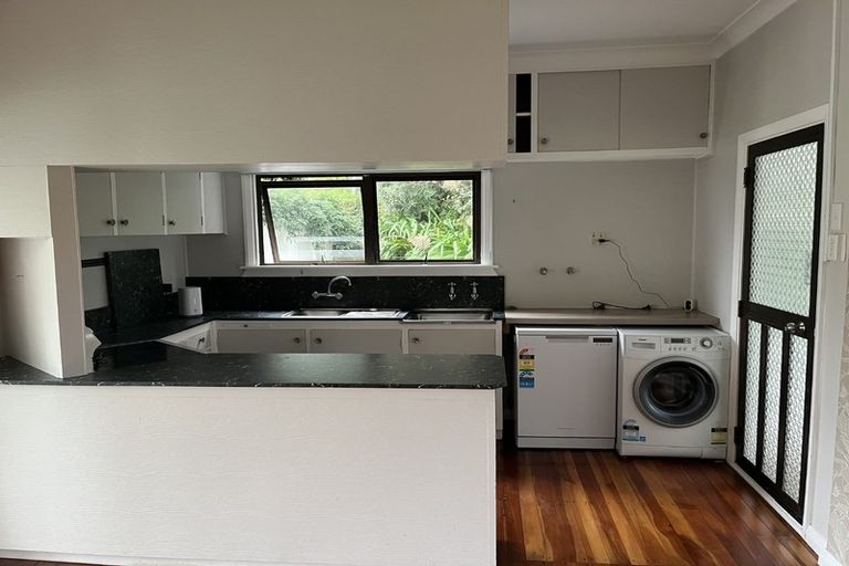 Photo of property in 7 Price Street, Westown, New Plymouth, 4310