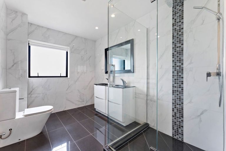 Photo of property in 39a Edgeworth Road, Glenfield, Auckland, 0629