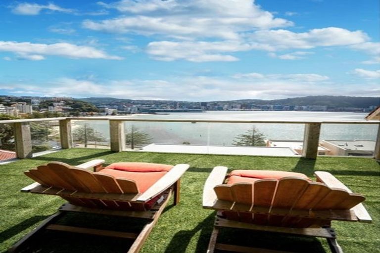 Photo of property in 300b Oriental Parade, Oriental Bay, Wellington, 6011
