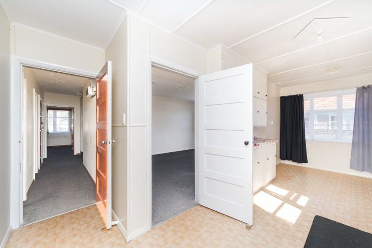 Photo of property in 35 Rangiora Avenue, Roslyn, Palmerston North, 4414