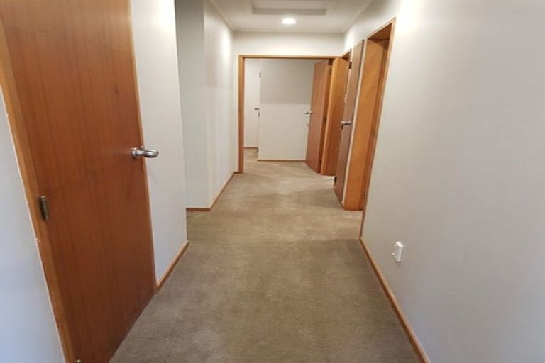 Photo of property in 86 Omapere Street, Whitby, Porirua, 5024