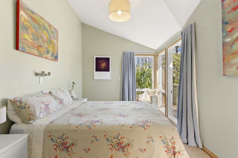 Photo of property in 10 Earls Terrace, Mount Victoria, Wellington, 6011