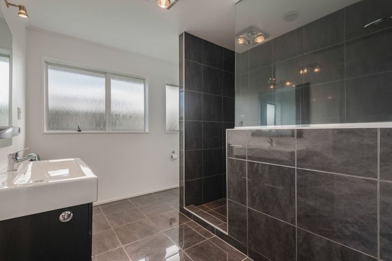 Photo of property in 3a Christian Place, Awapuni, Palmerston North, 4412