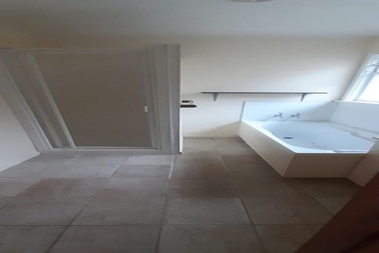 Photo of property in 18 Dickson Street, Macandrew Bay, Dunedin, 9014