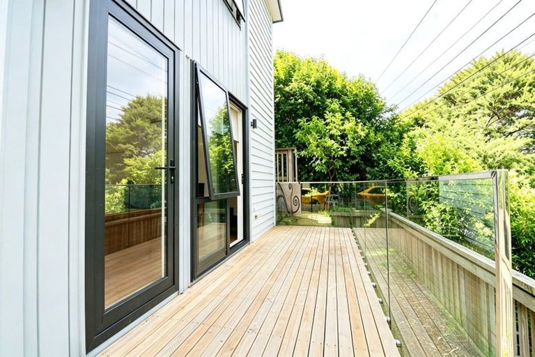 Photo of property in 1 Korokio Lane, Henderson, Auckland, 0612