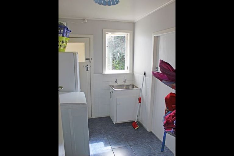 Photo of property in 17 Weston Road, Holmes Hill, Oamaru, 9401