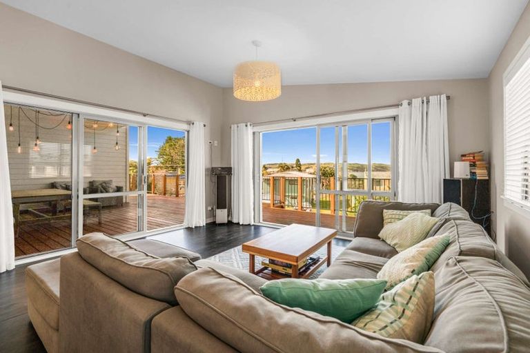 Photo of property in 18 Mariner Cove Road, Tinopai, Matakohe, 0593