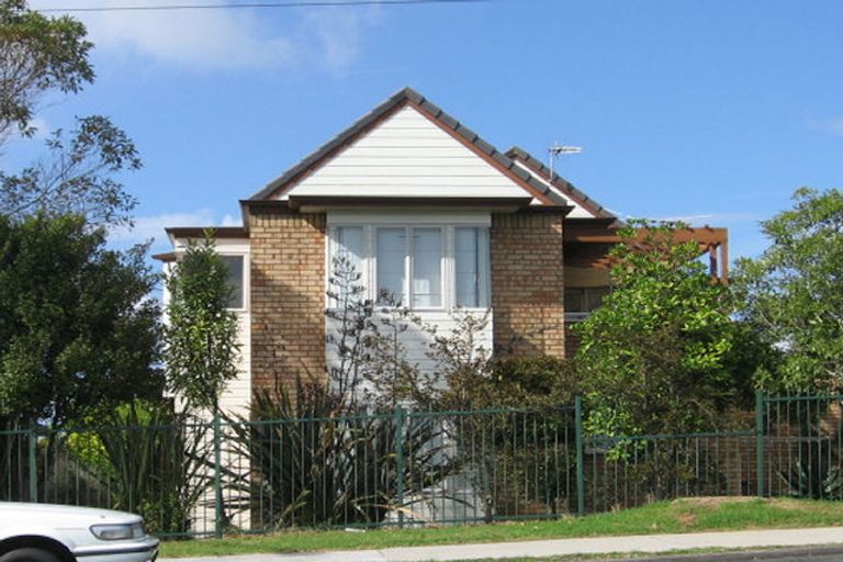 Photo of property in 157f Hobsonville Road, West Harbour, Auckland, 0618