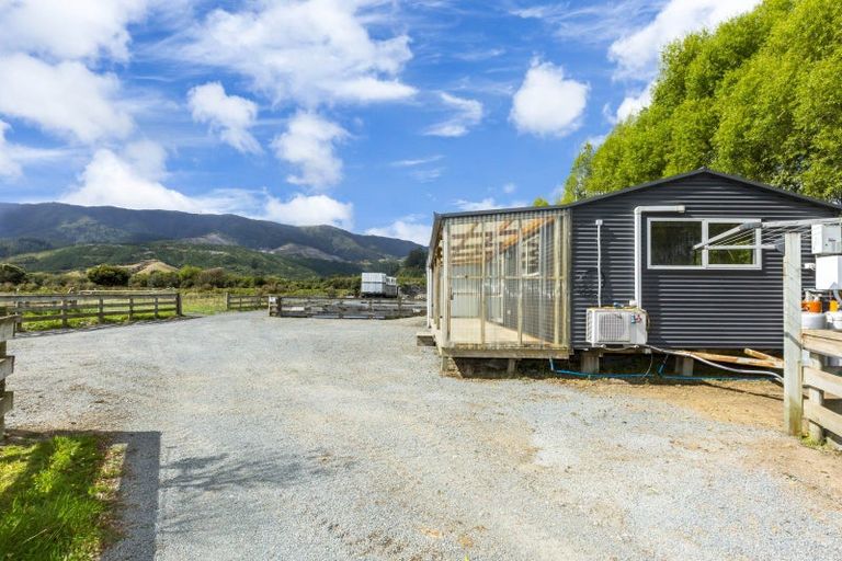 Photo of property in 18a Flux Road, Mangaroa, Upper Hutt, 5371