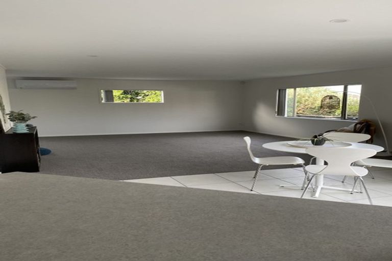 Photo of property in 8 Diosma Place, Botany Downs, Auckland, 2010