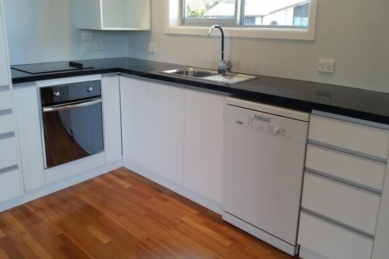 Photo of property in 2/275 Hendersons Road, Hoon Hay, Christchurch, 8025