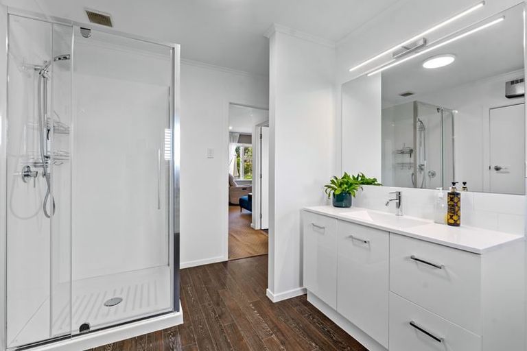 Photo of property in 11d Trinidad Road, Sunnynook, Auckland, 0620