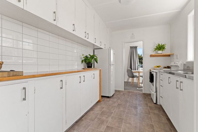 Photo of property in 16 Wavell Crescent, Lansdowne, Masterton, 5810