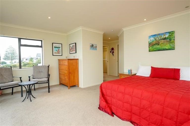 Photo of property in 61c Stanley Road, Stanley Point, Auckland, 0624