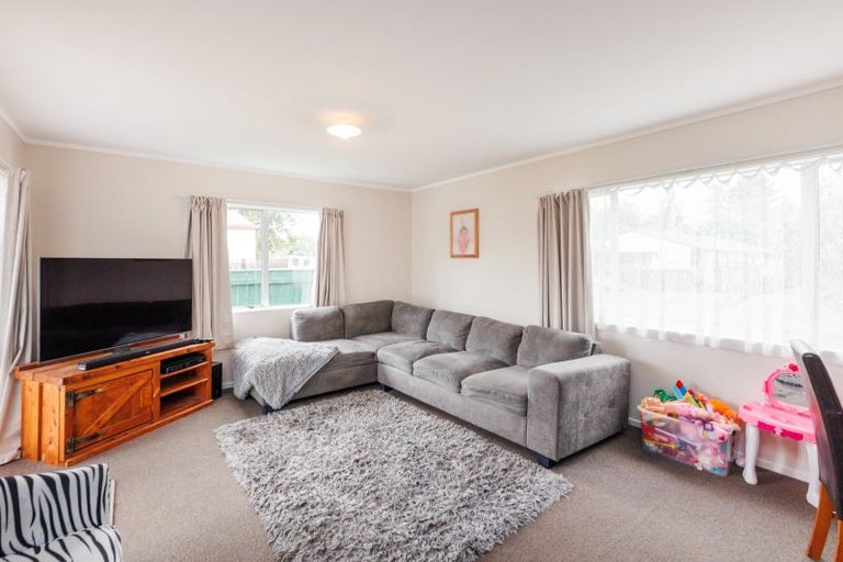 Photo of property in 28a Chatsworth Place, Highbury, Palmerston North, 4412